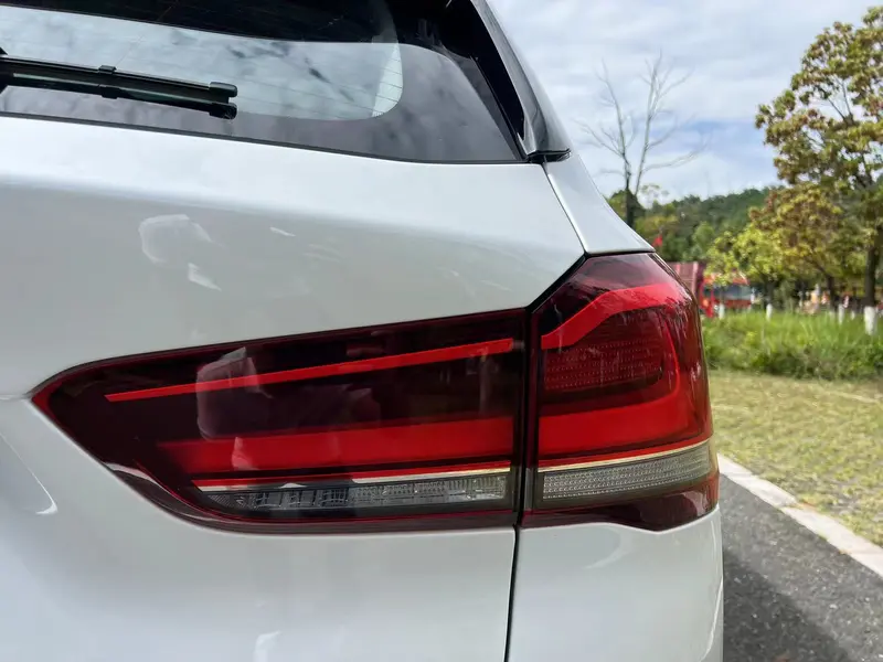 BMW X1 — фото 9