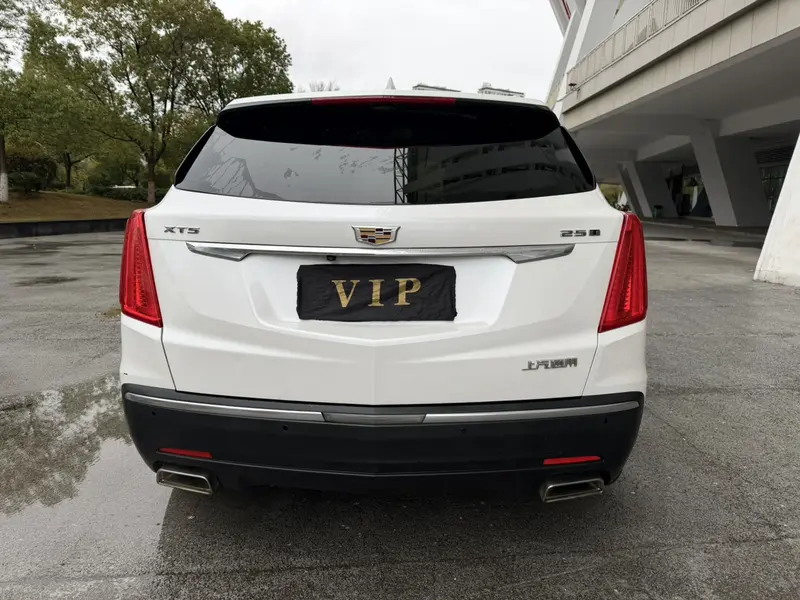 Cadillac XT5 — фото 6