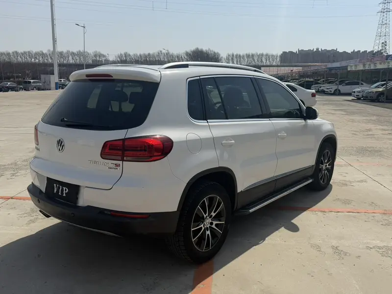 Volkswagen Tiguan — фото 6
