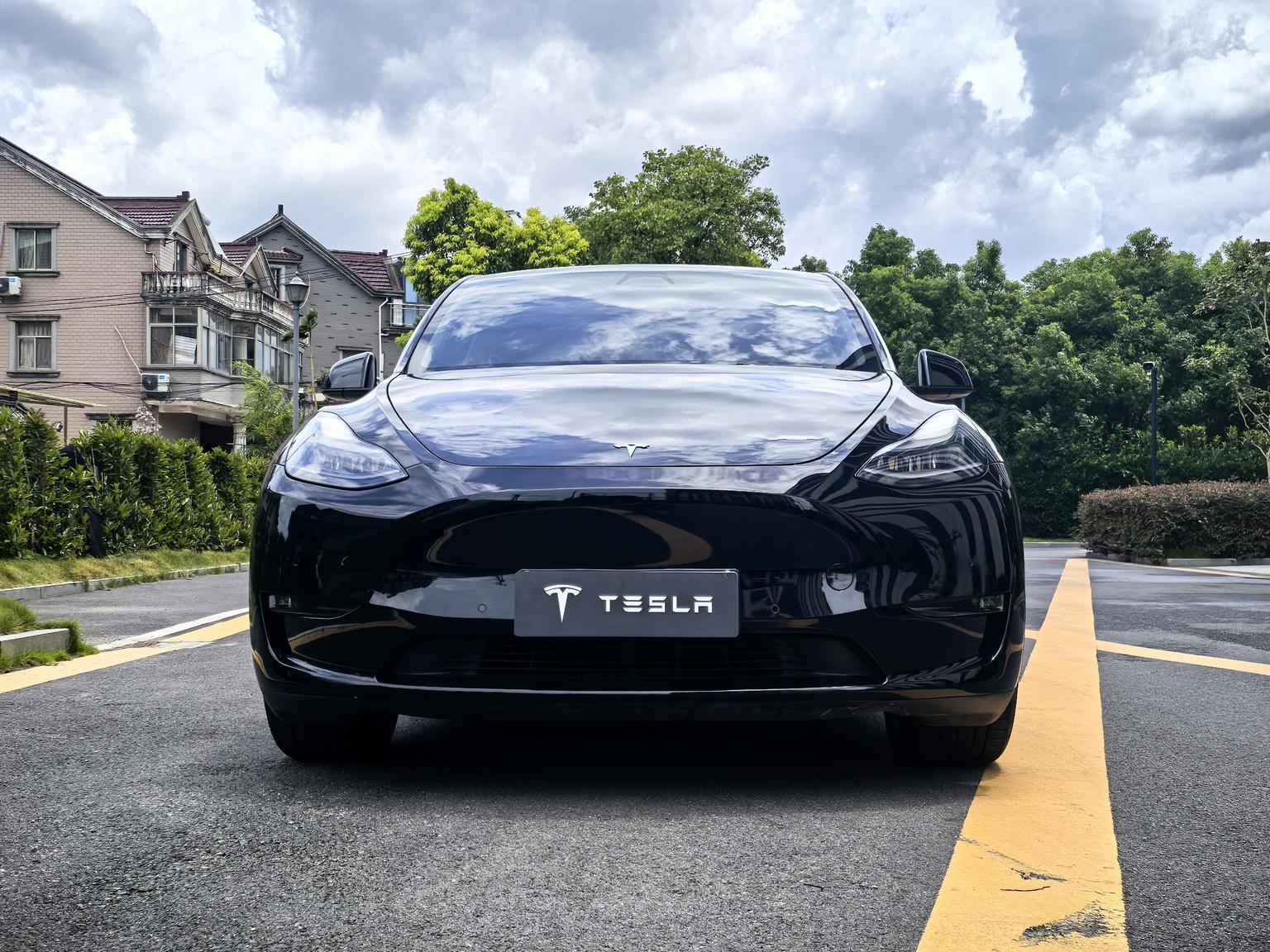 Tesla Model Y: фотография 3 из 18