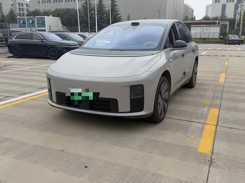 Li Auto i8