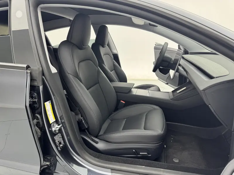 Tesla Model 3 — фото 14