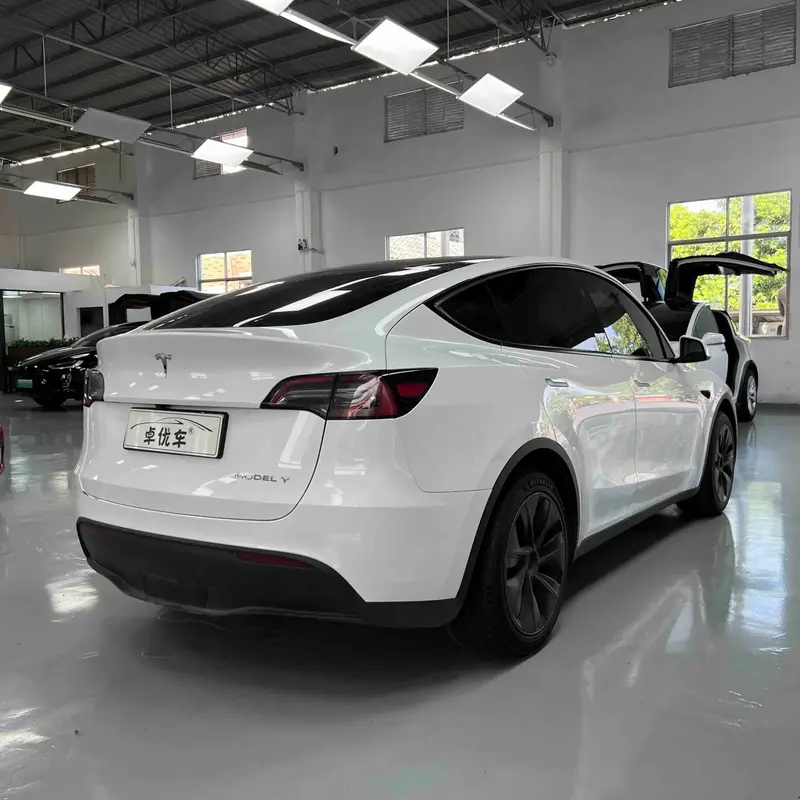 Tesla Model Y — фото 7