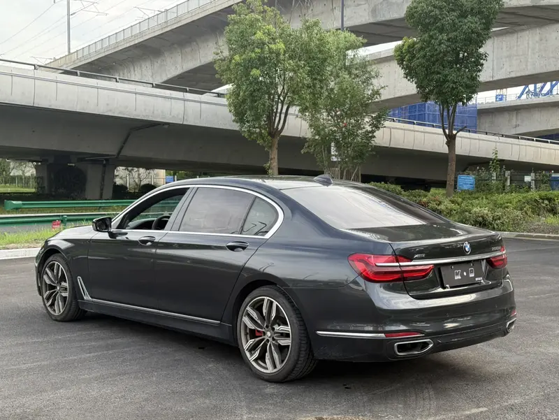 BMW 7 Series 750Li xDrive — фото 5