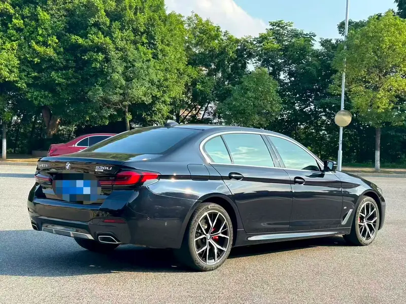 BMW 5 Series — фото 6