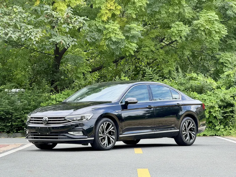 Volkswagen Magotan 330 TSI DSG 30 Anniversary Edition