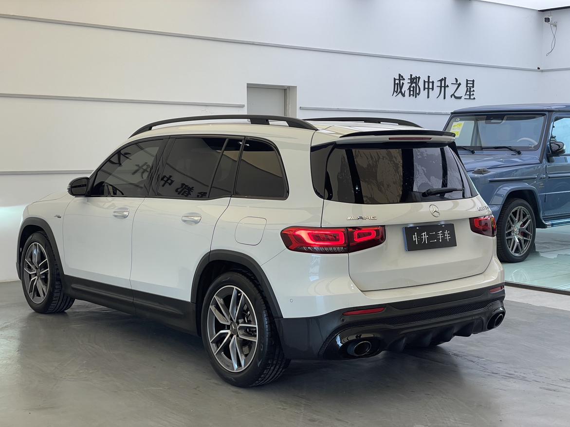 Mercedes-Benz GLB AMG: фотография 14 из 15