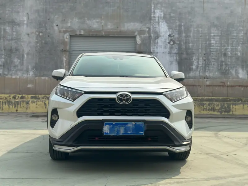 Toyota RAV4 — фото 2
