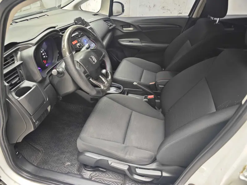 Honda Fit — фото 8