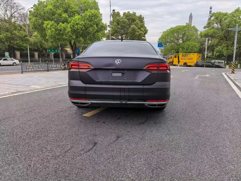 Volkswagen Phideon — фото 5