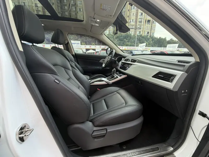 Geely Atlas (Boyue) — фото 12
