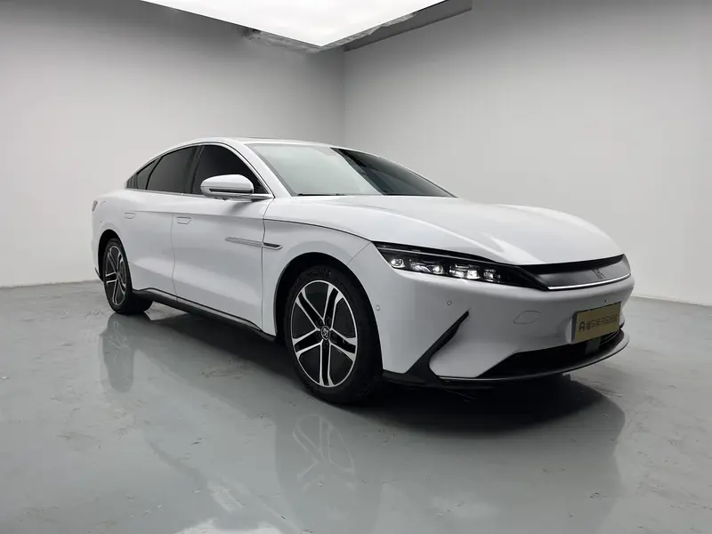 BYD Han EV Premium — фото 3