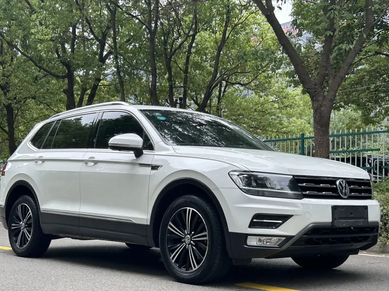 Volkswagen Tiguan L — фото 3