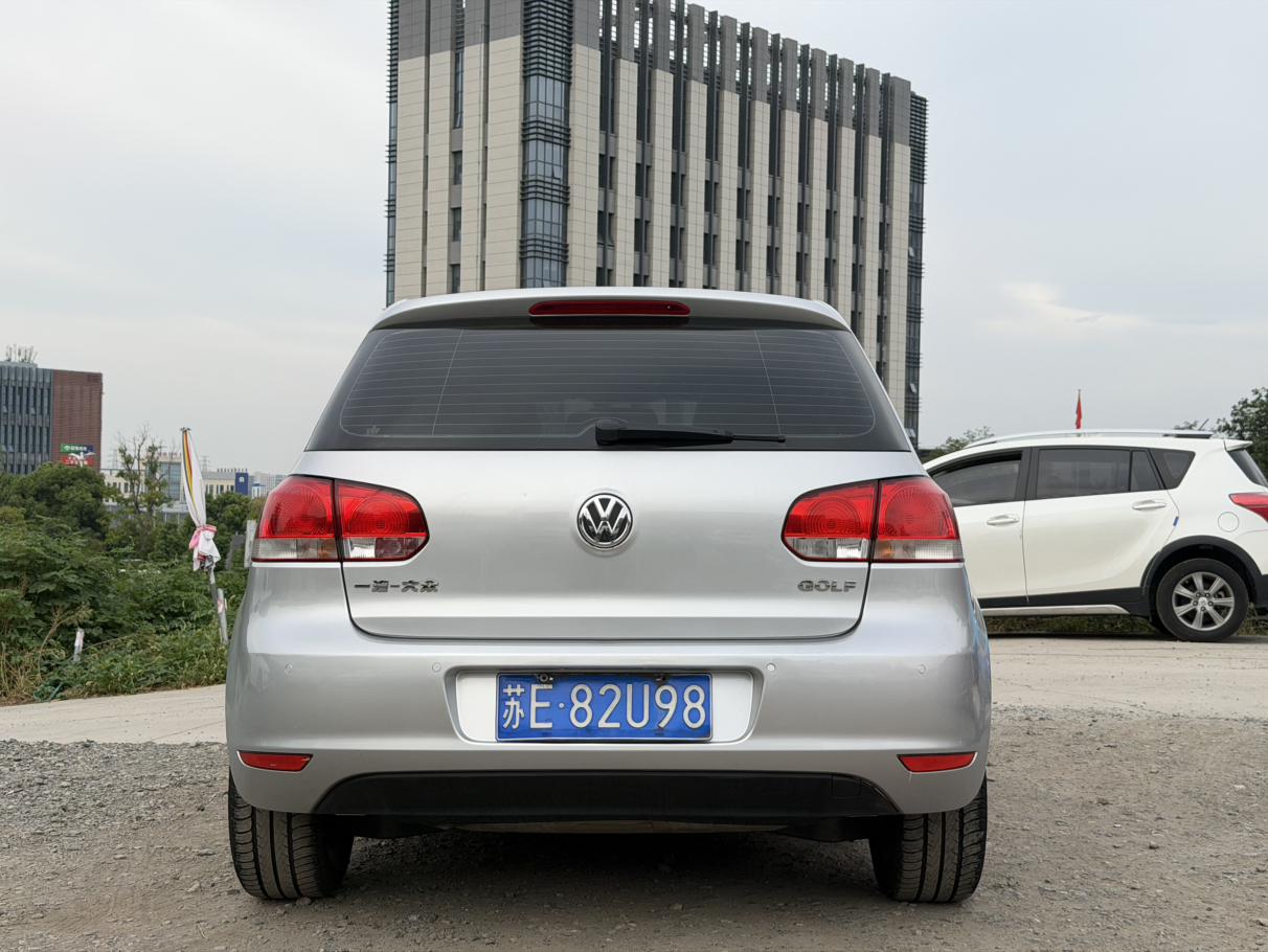 Volkswagen Golf 2011 1.6 AT Comfort