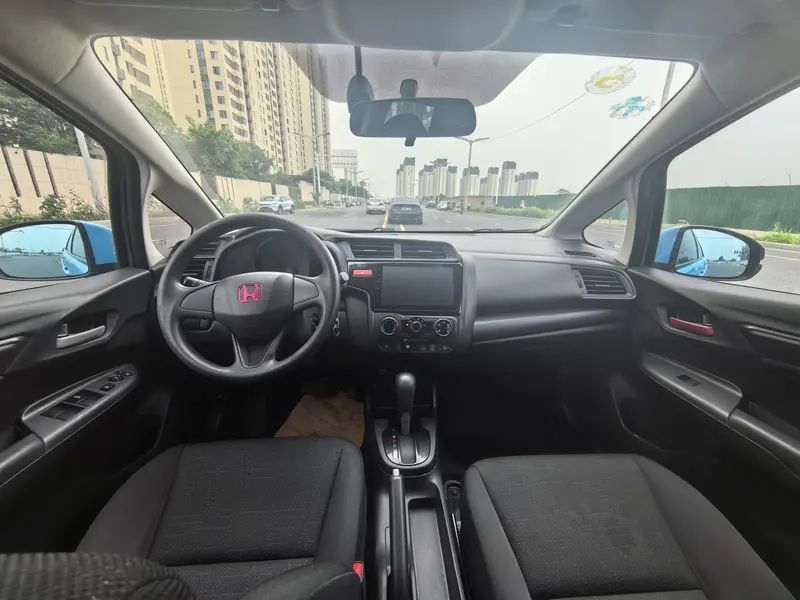 Honda Fit — фото 7