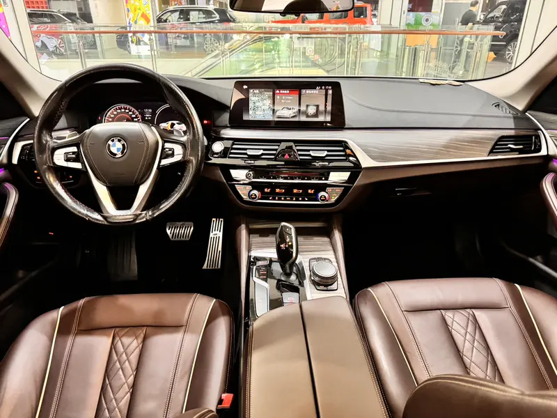 BMW 5 Series — фото 9