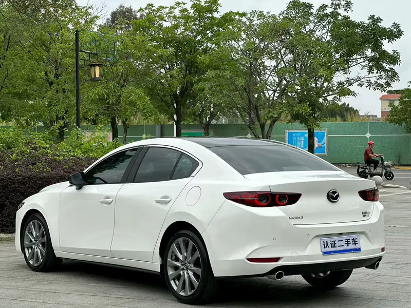 Mazda 3 Axela — фото 4