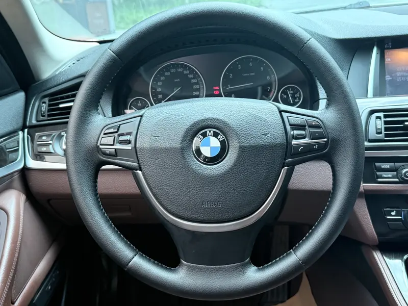BMW 5 Series — фото 10