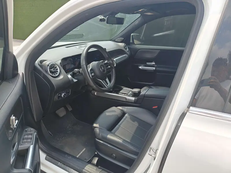 Mercedes-Benz GLB 200 динамик — фото 10