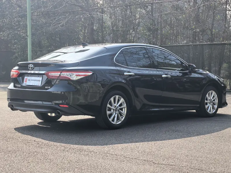 Toyota Camry — фото 7