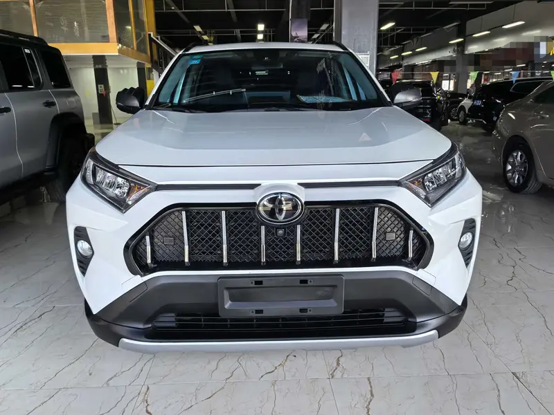 Toyota RAV4 — фото 2