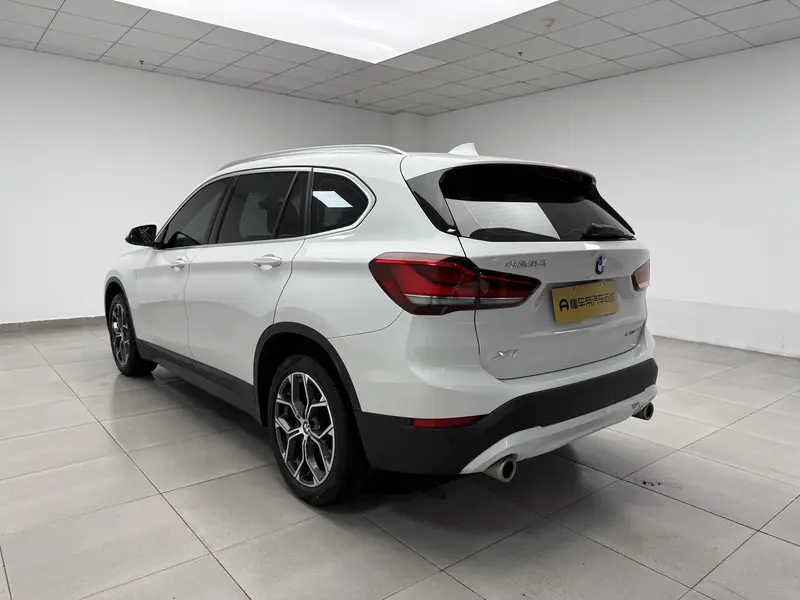 BMW X1 — фото 5