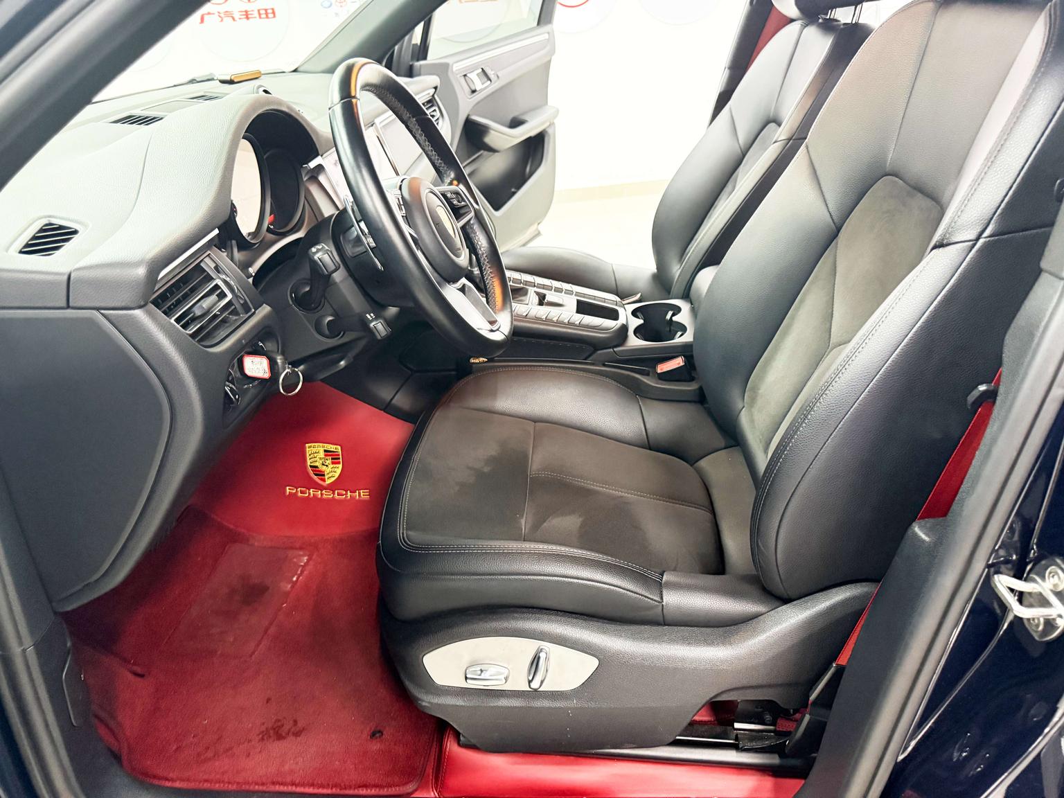 Porsche Macan: фотография 15 из 30