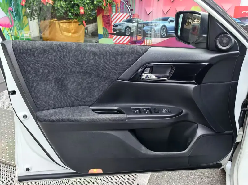 Honda Accord — фото 16