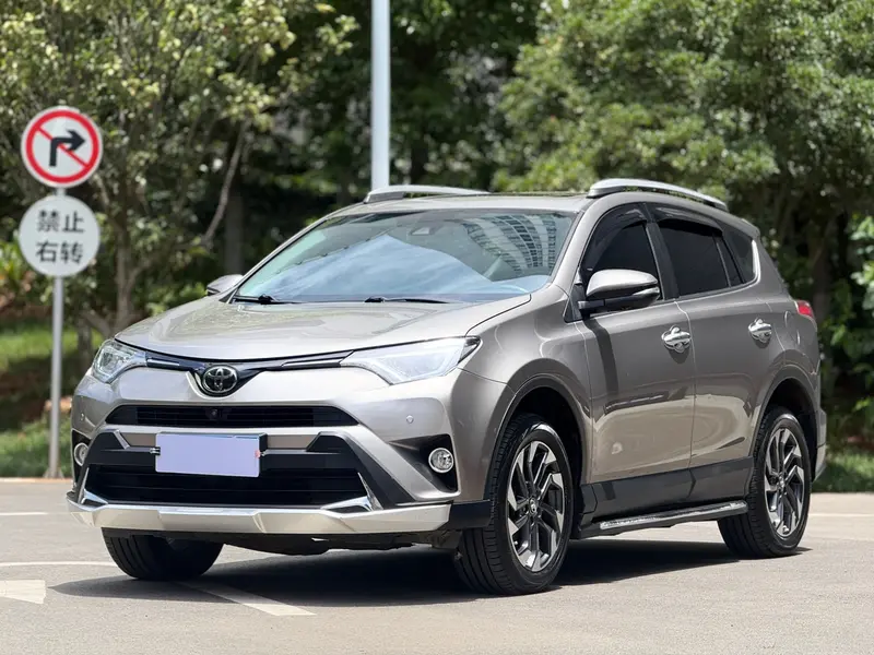 Toyota RAV 4 2.5 L AT 4 WDi