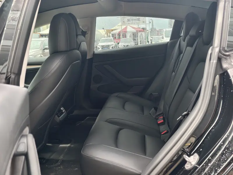 Tesla Model 3 RWD — фото 15