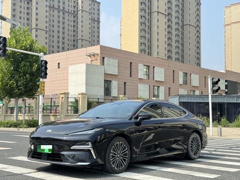 Geely Galaxy Starshine 8 PHEV