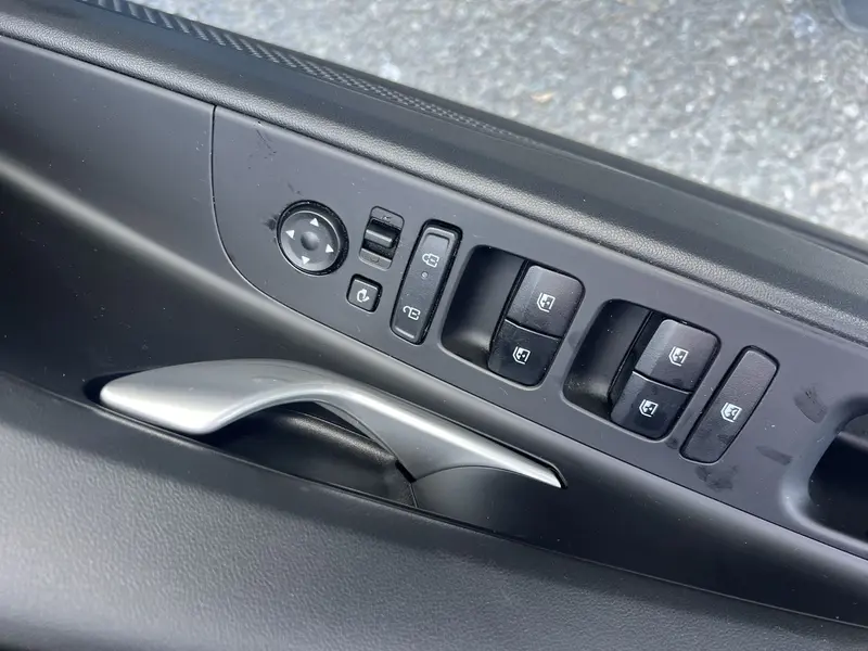 Hyundai Elantra — фото 9