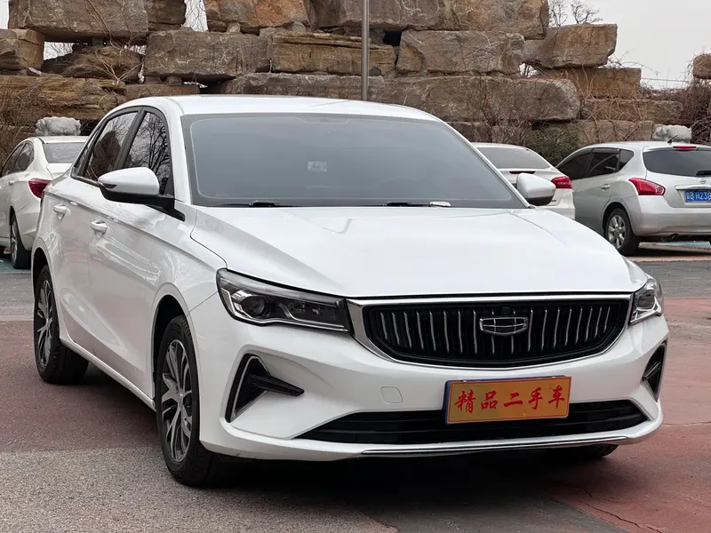 Geely Emgrand 4 1.5 L CVT Premium — фото 3