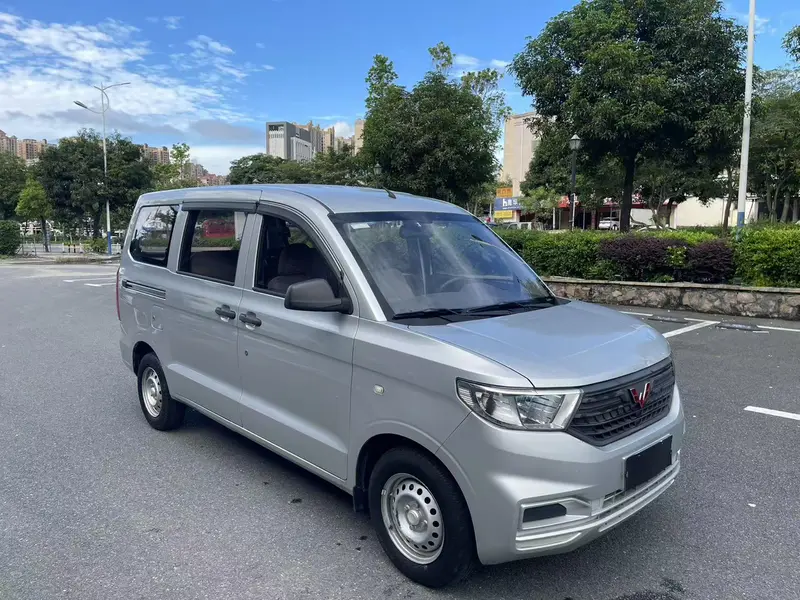 Wuling Hongguang V 1.5 L MT — фото 3