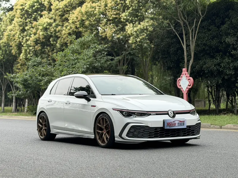 Volkswagen Golf GTI — фото 3