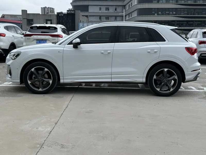 Audi Q3 — фото 4