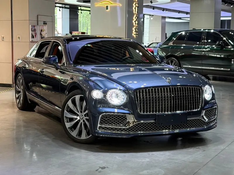 Bentley Flying Spur — фото 3