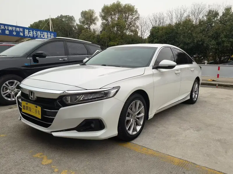 Honda Accord — фото 1