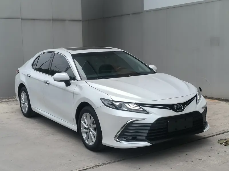 Toyota Camry — фото 3