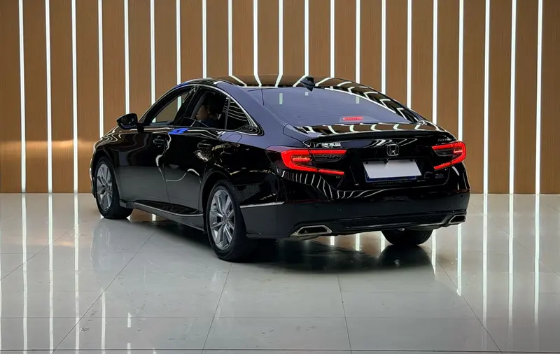 Honda Accord — фото 2