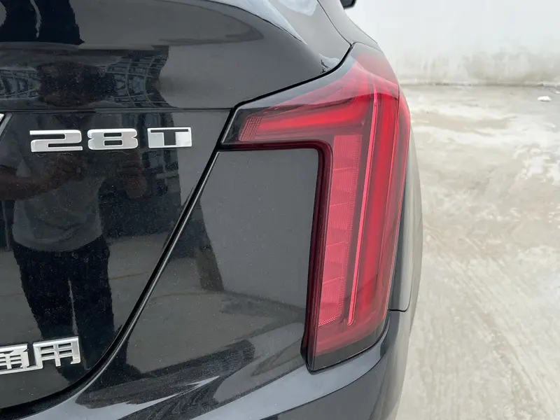 Cadillac CT5 — фото 7