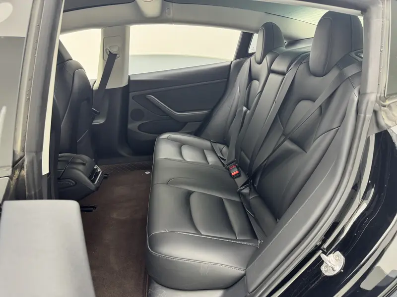 Tesla Model 3 — фото 16