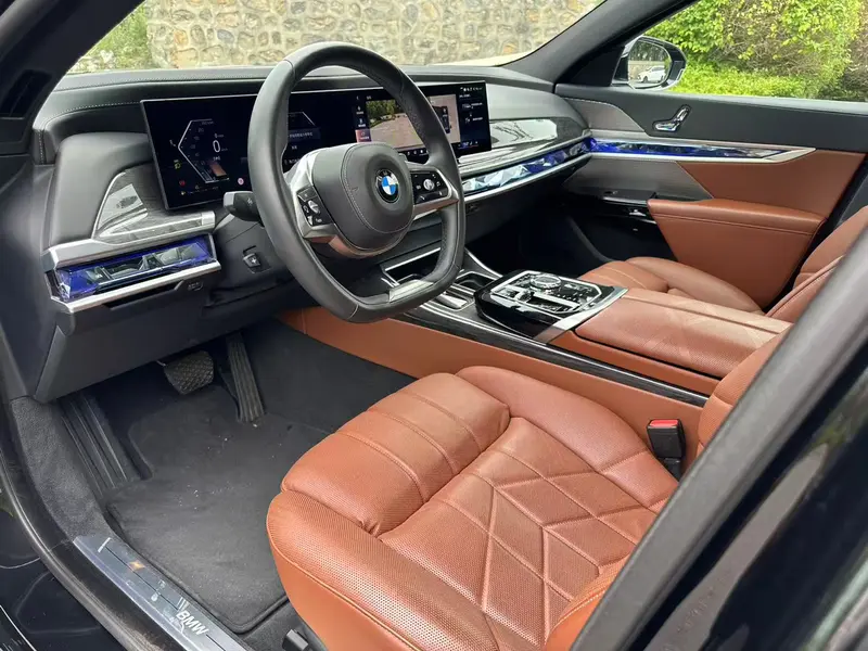 BMW 7 Series — фото 10