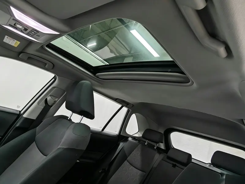 Toyota RAV4 — фото 19