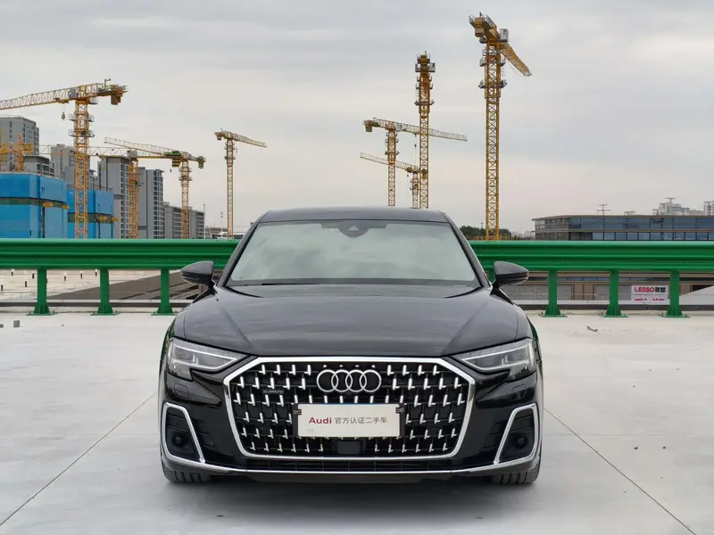 Audi A8 — фото 2