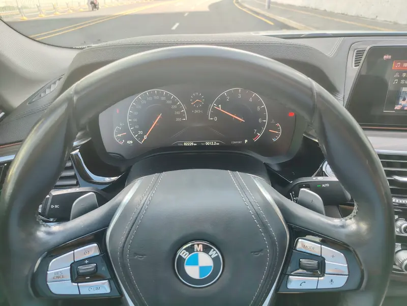 BMW 5 Series — фото 10