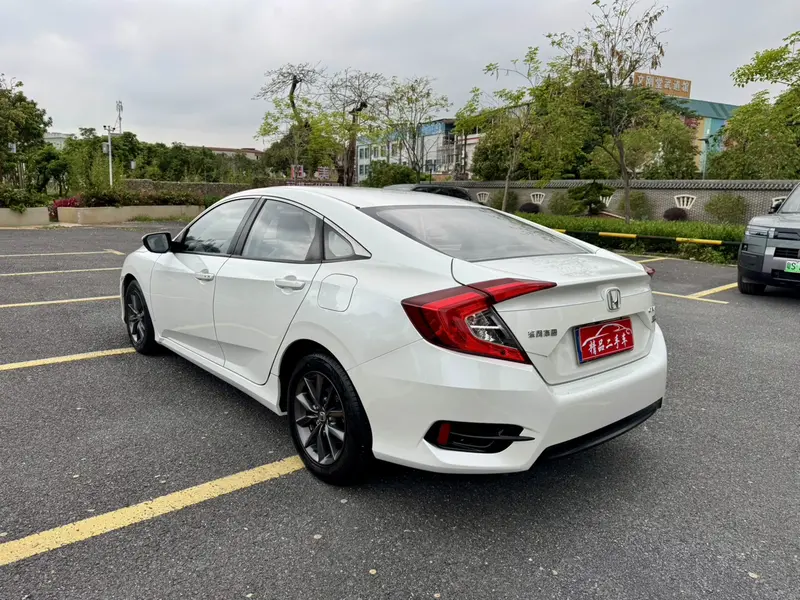 Honda Civic — фото 5