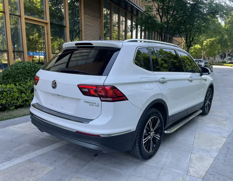 Volkswagen Tiguan L — фото 7