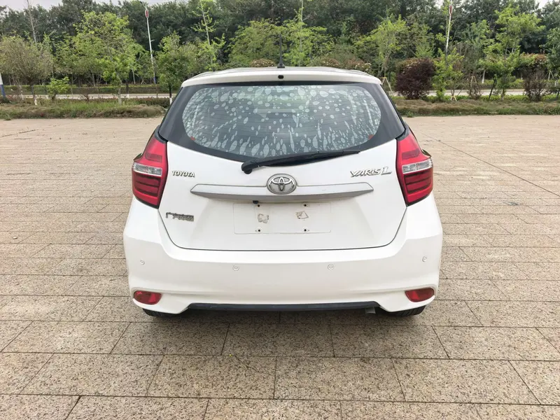 Toyota Yaris L — фото 5