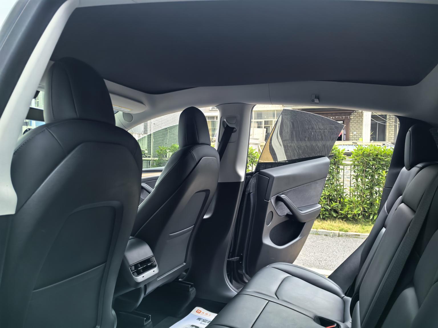 Tesla Model Y: фотография 17 из 18